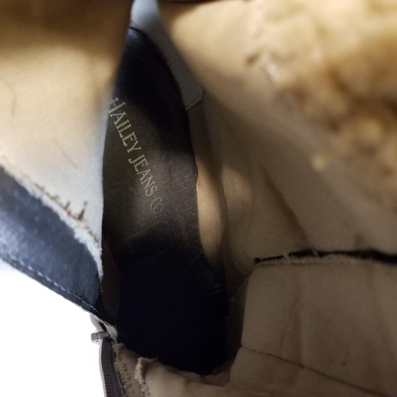 Journee Collection Ursela Gray Boots 7.5 - Picture 3 of 8